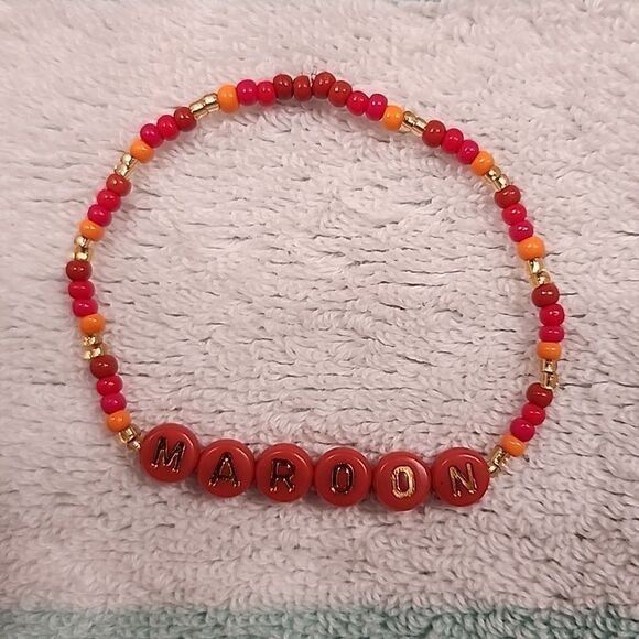 Taylor Swift Friendship Bracelet - Picture 1 of 2